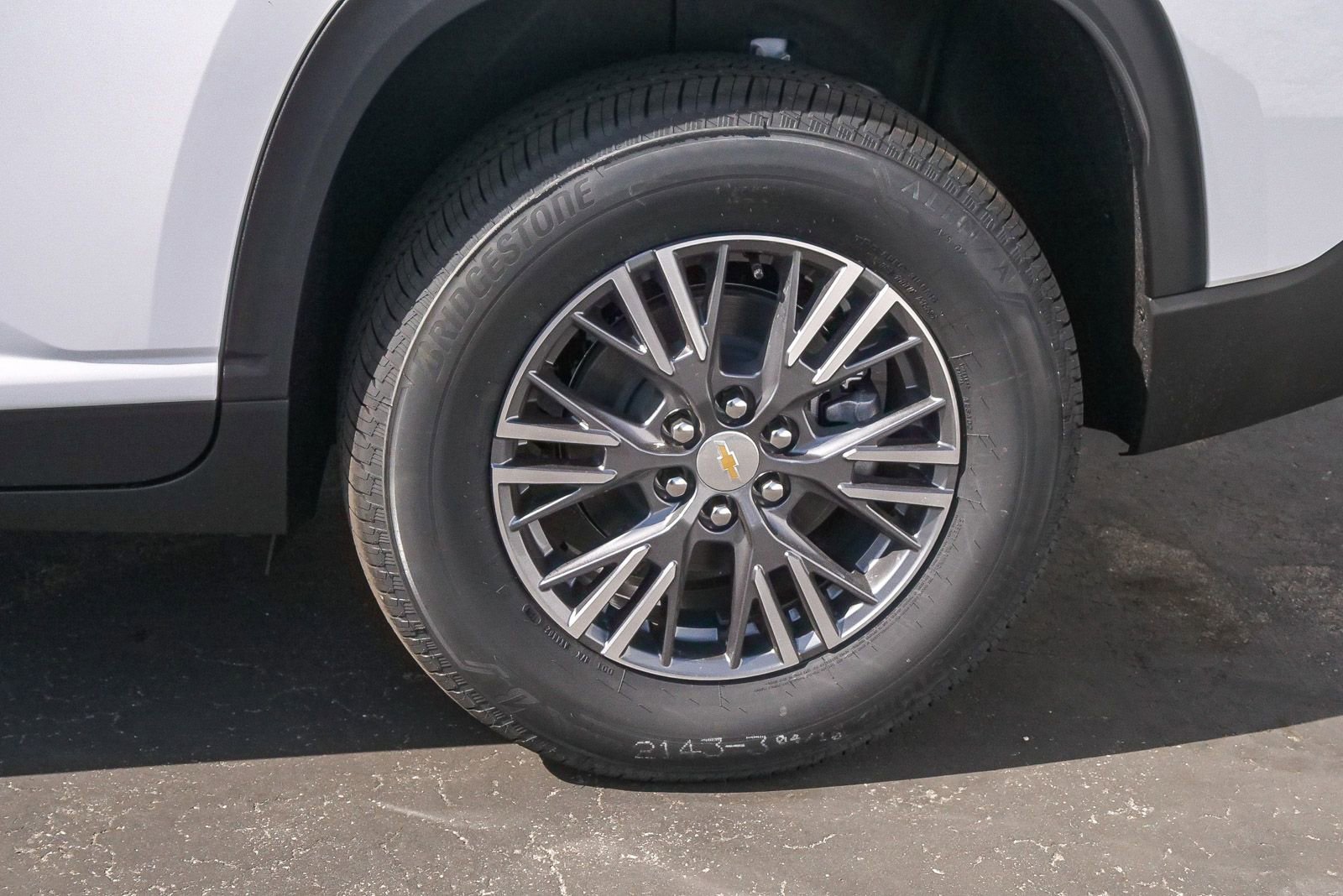 New 2026 Chevrolet Traverse LT w/ Driver Confidence Package FWD image 6