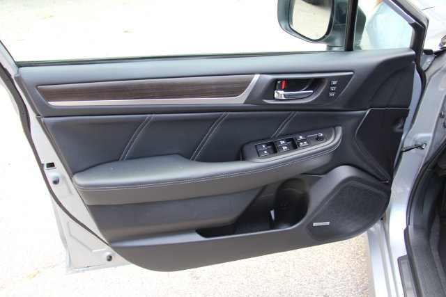 Used 2018 Subaru Legacy 3.6R Limited AWD/4WD image 16