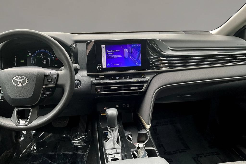 Used 2025 Toyota Camry LE FWD image 9