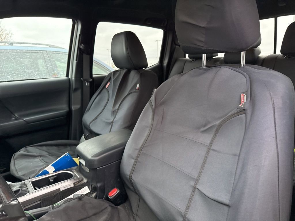 Used 2021 Toyota Tacoma Limited image 15