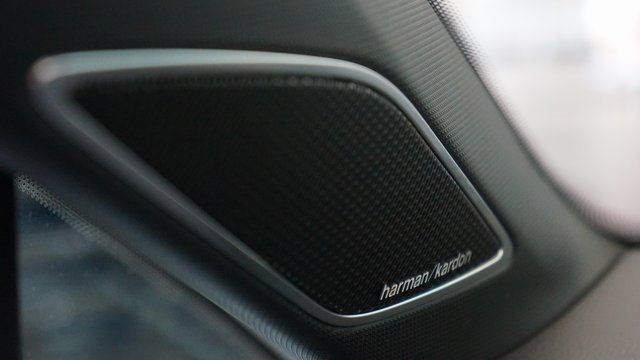 New 2025 Volkswagen Golf R Black Edition image 18