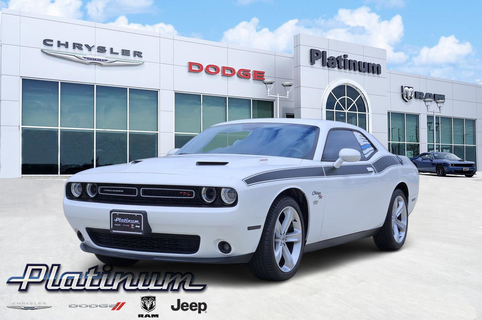 Used 2018 Dodge Challenger R/T RWD image 2