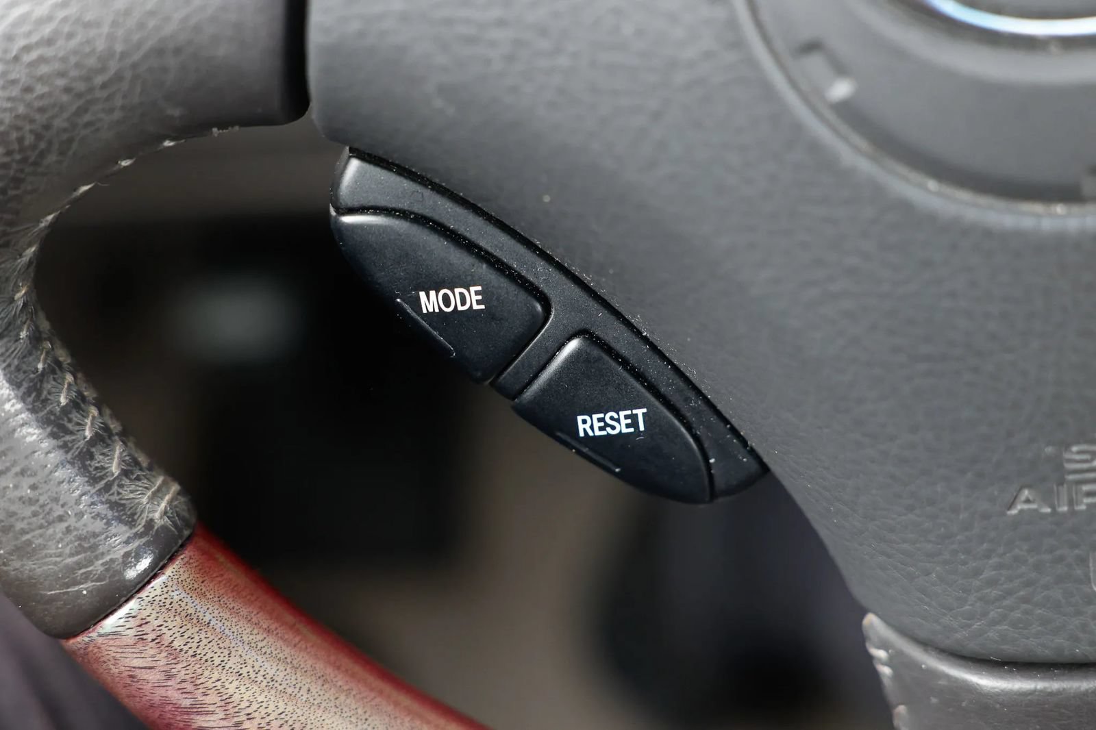 Used 2004 Lexus ES 330 w/ Premium Pkg FWD image 25