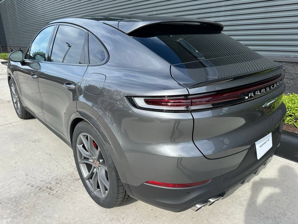 Certified 2026 Porsche Cayenne S AWD/4WD image 3