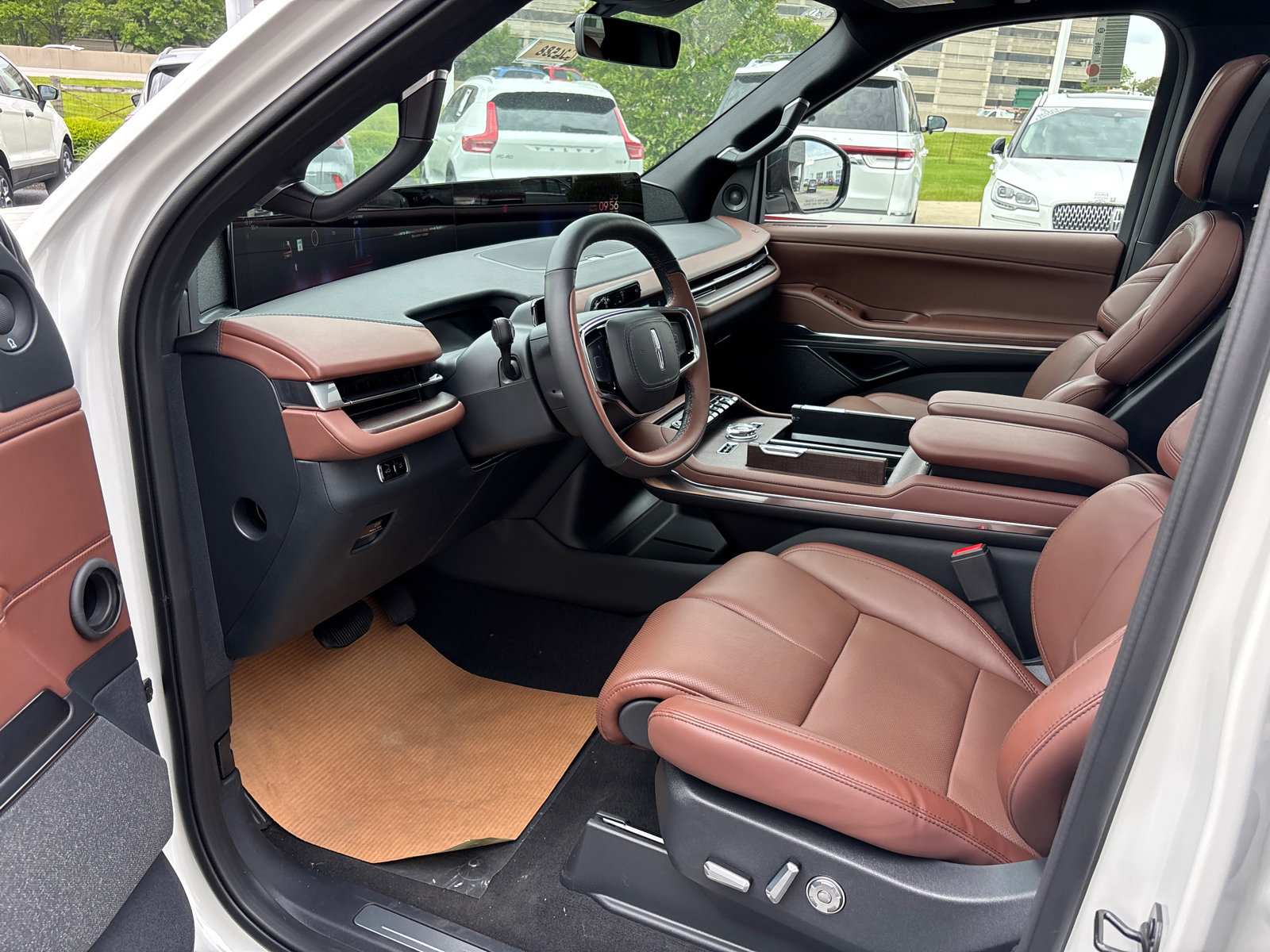New 2026 Lincoln Navigator Reserve AWD/4WD image 24