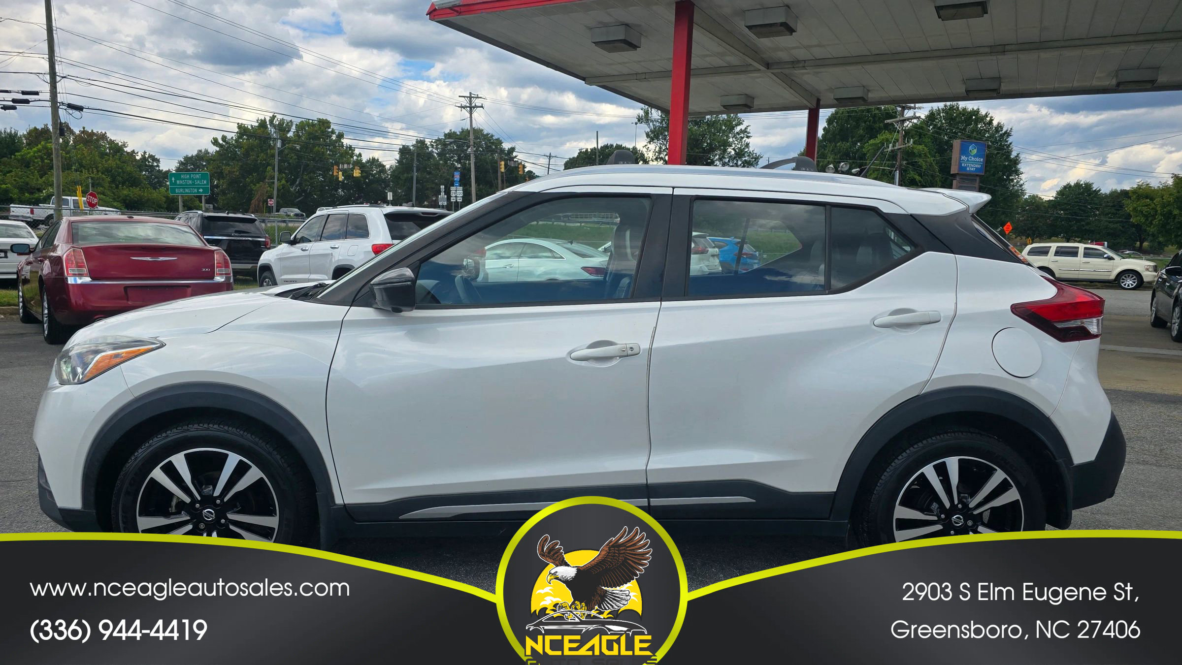 Used 2019 Nissan Kicks SR w/ SR Premium Package image 2