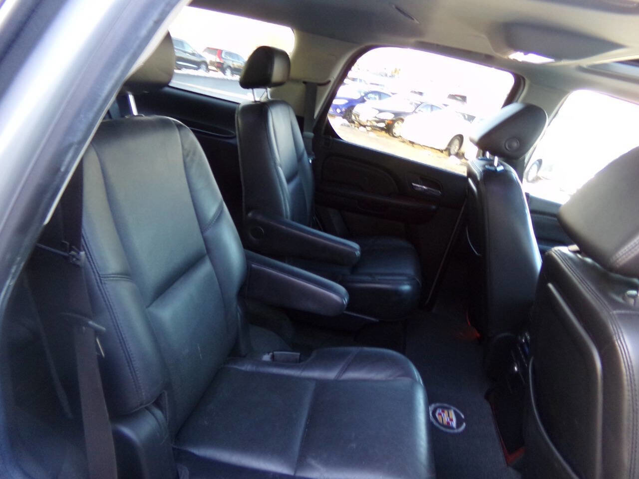 Used 2007 Cadillac Escalade AWD image 25