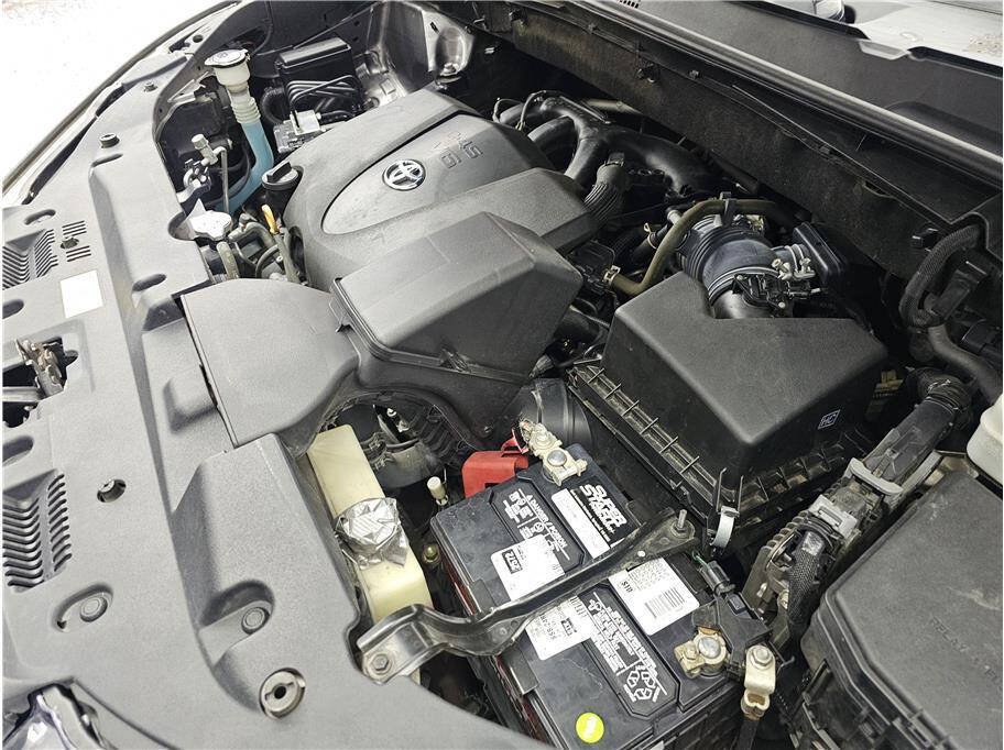 Used 2019 Toyota Highlander XLE FWD image 21