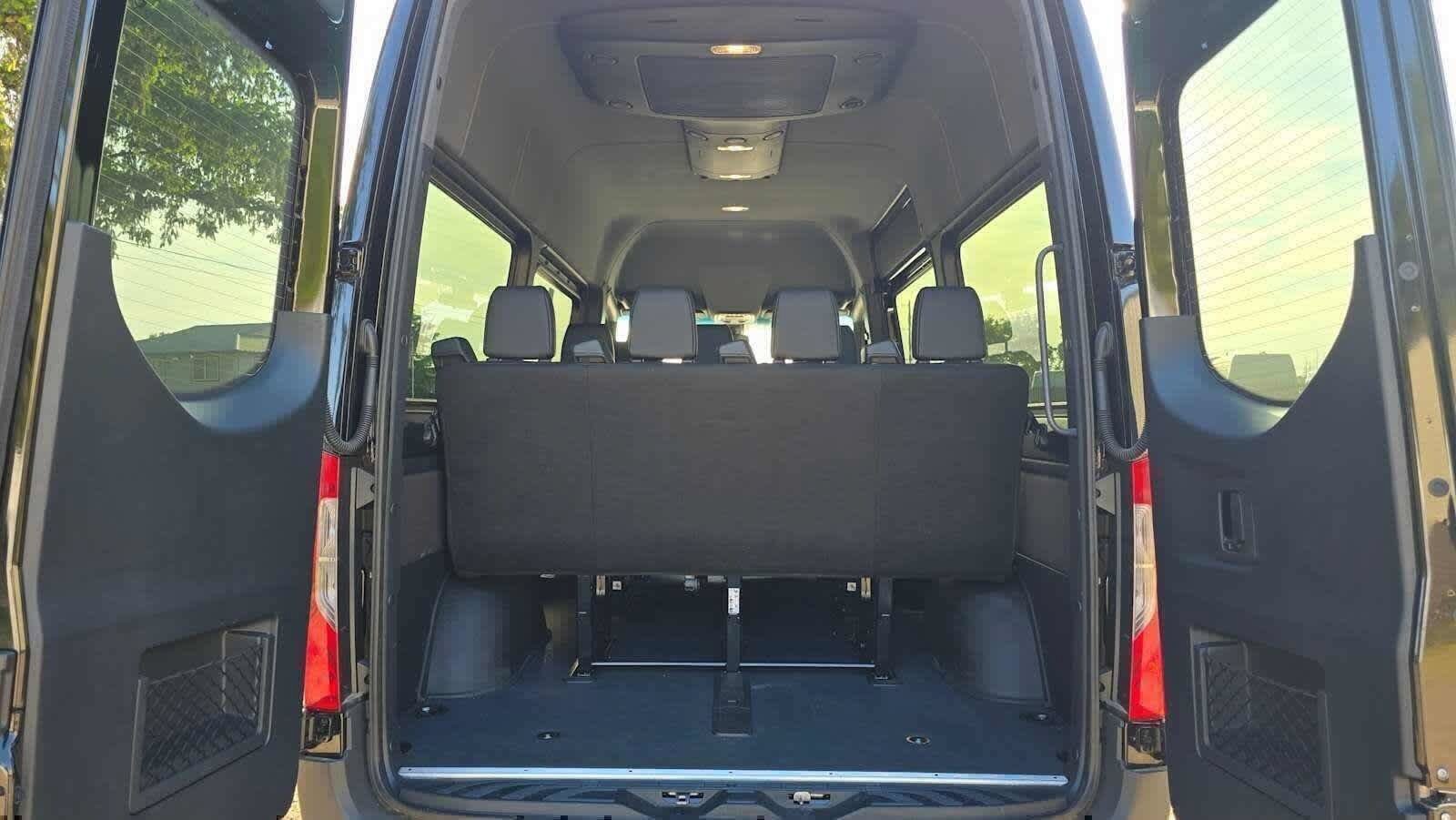 Used 2025 Mercedes-Benz Sprinter 2500 image 19