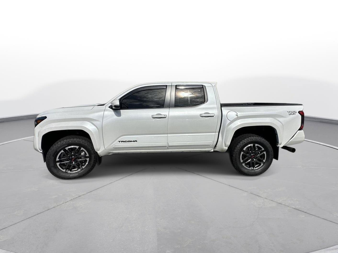 Used 2024 Toyota Tacoma TRD Sport w/ TRD Sport Upgrade Package AWD/4WD image 9