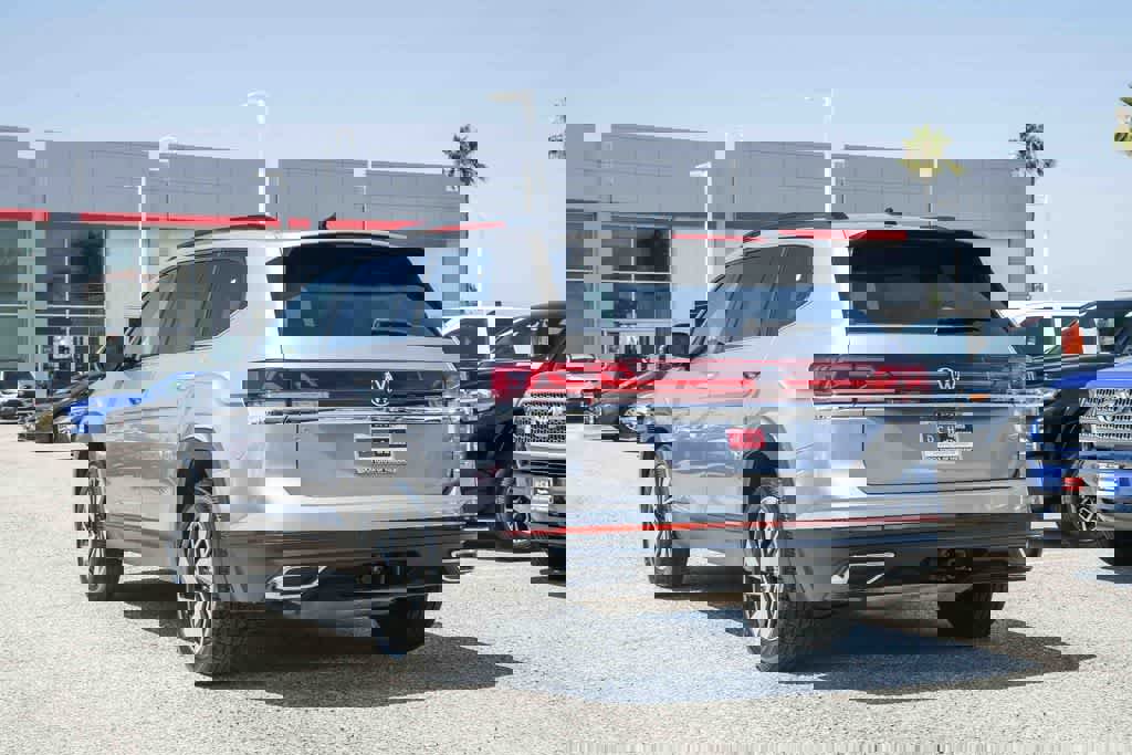 Used 2024 Volkswagen Atlas SE FWD image 9