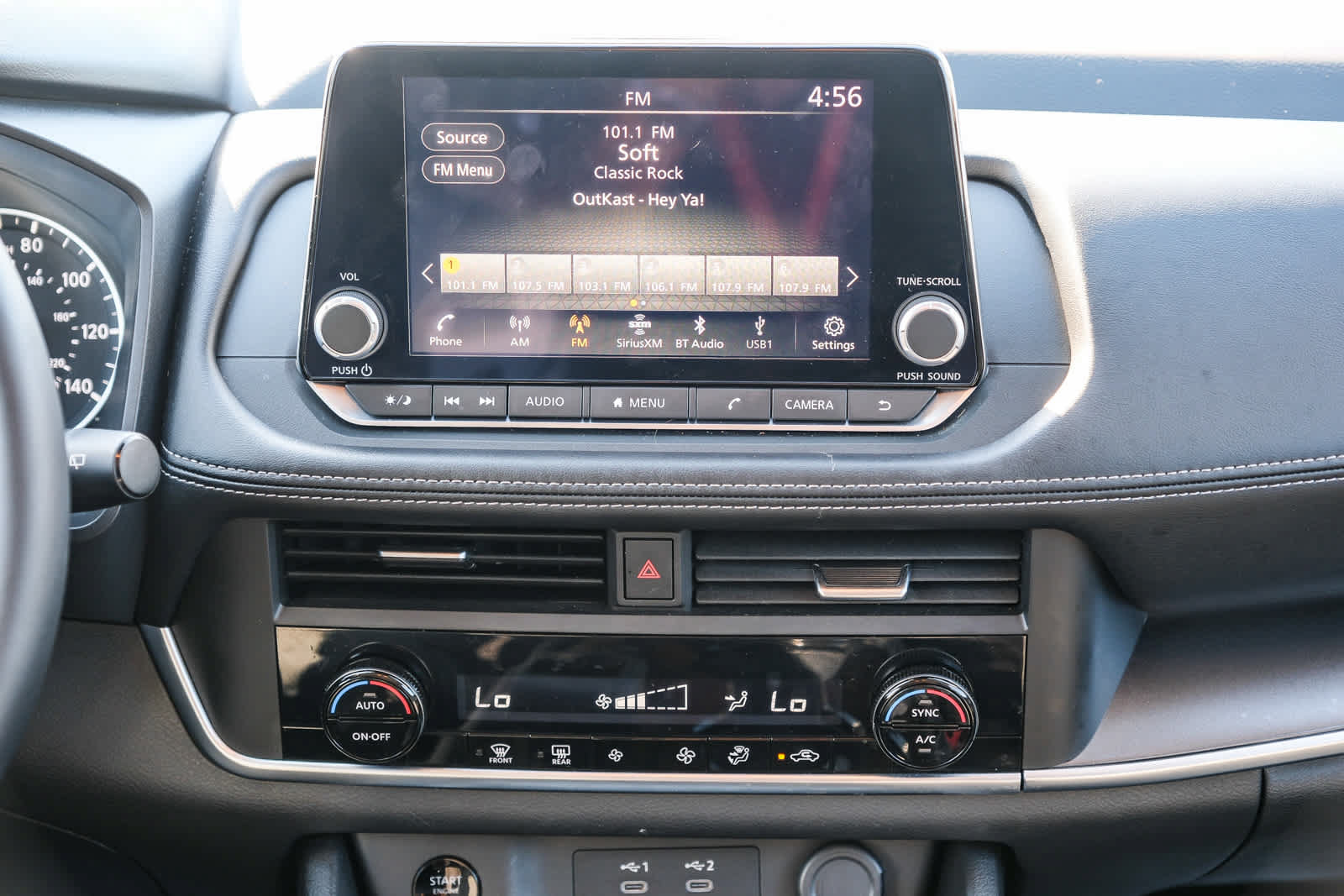 Used 2025 Nissan Rogue SV AWD/4WD image 14