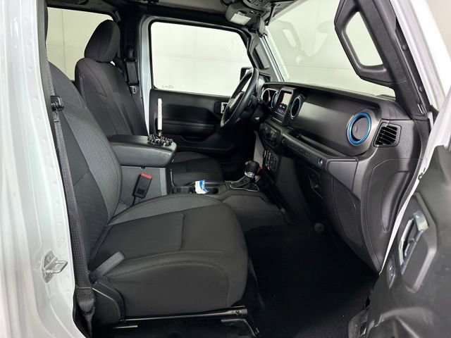 Used 2023 Jeep Wrangler Unlimited w/ Cold Weather Group image 28