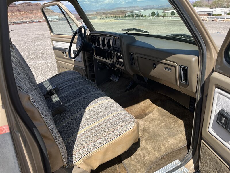 Used 1990 Dodge D/W Truck 250 RWD image 10