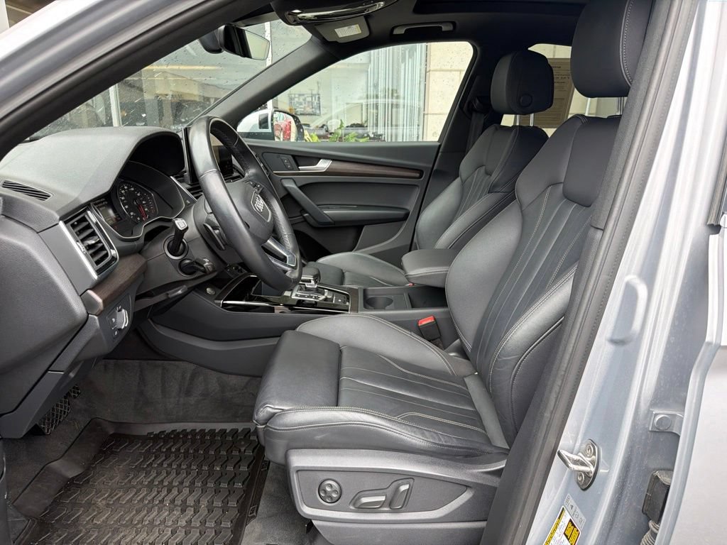 Used 2023 Audi Q5 2.0T Premium w/ Convenience Package AWD/4WD image 11