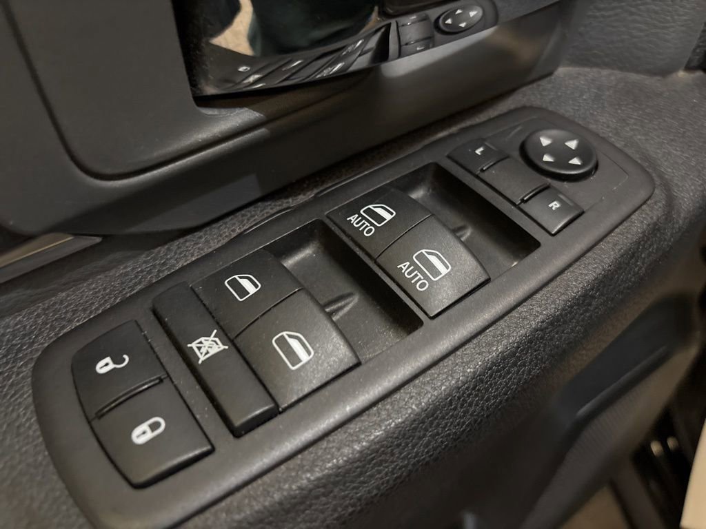 Used 2024 RAM 1500 Classic SLT AWD/4WD image 16