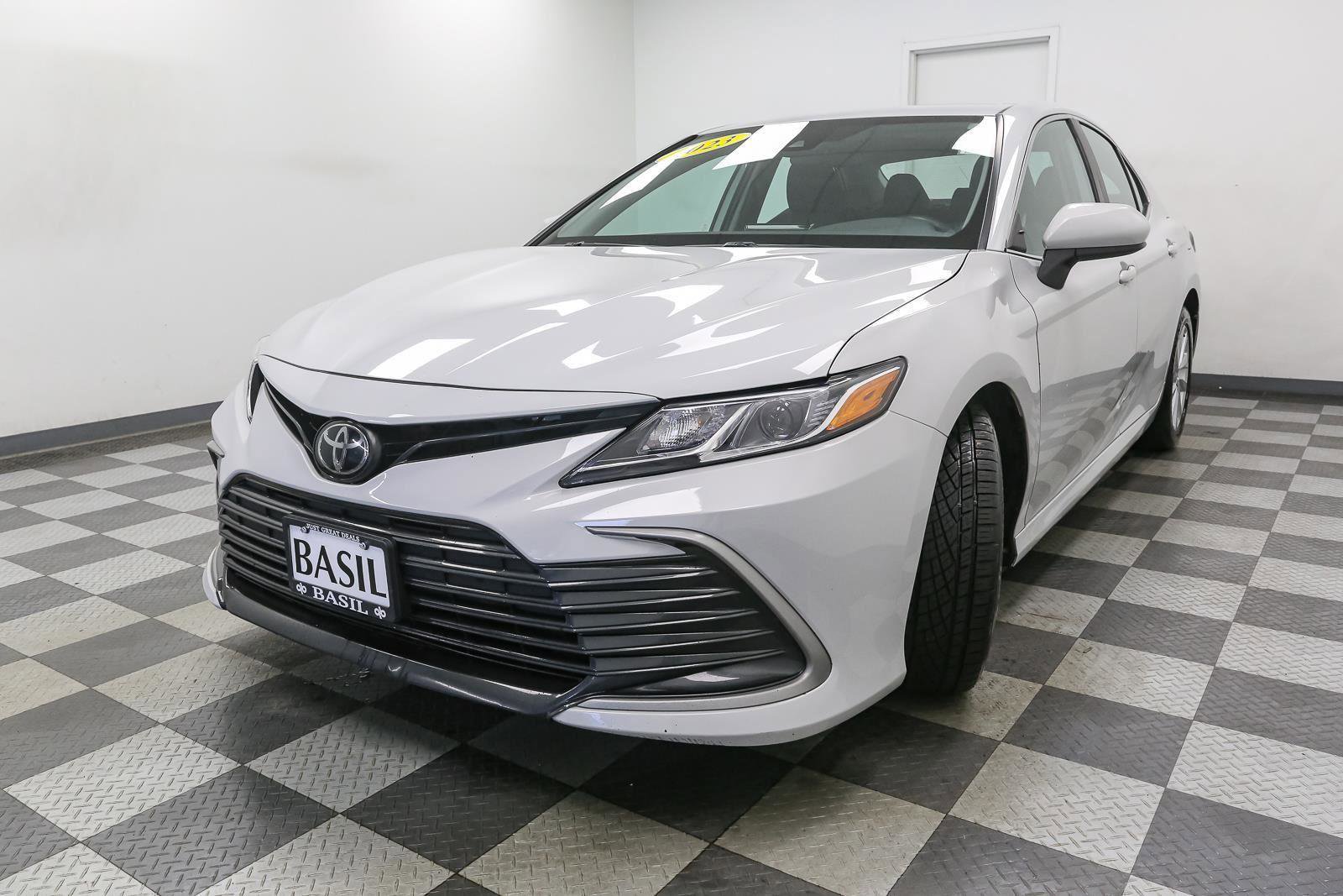 Used 2023 Toyota Camry LE FWD image 4