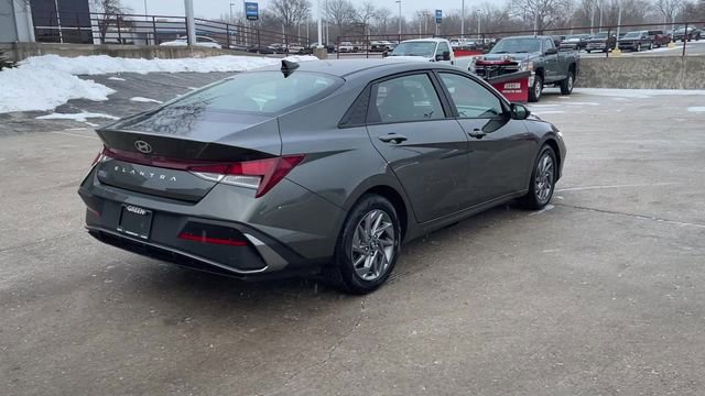 Used 2024 Hyundai Elantra SEL image 8