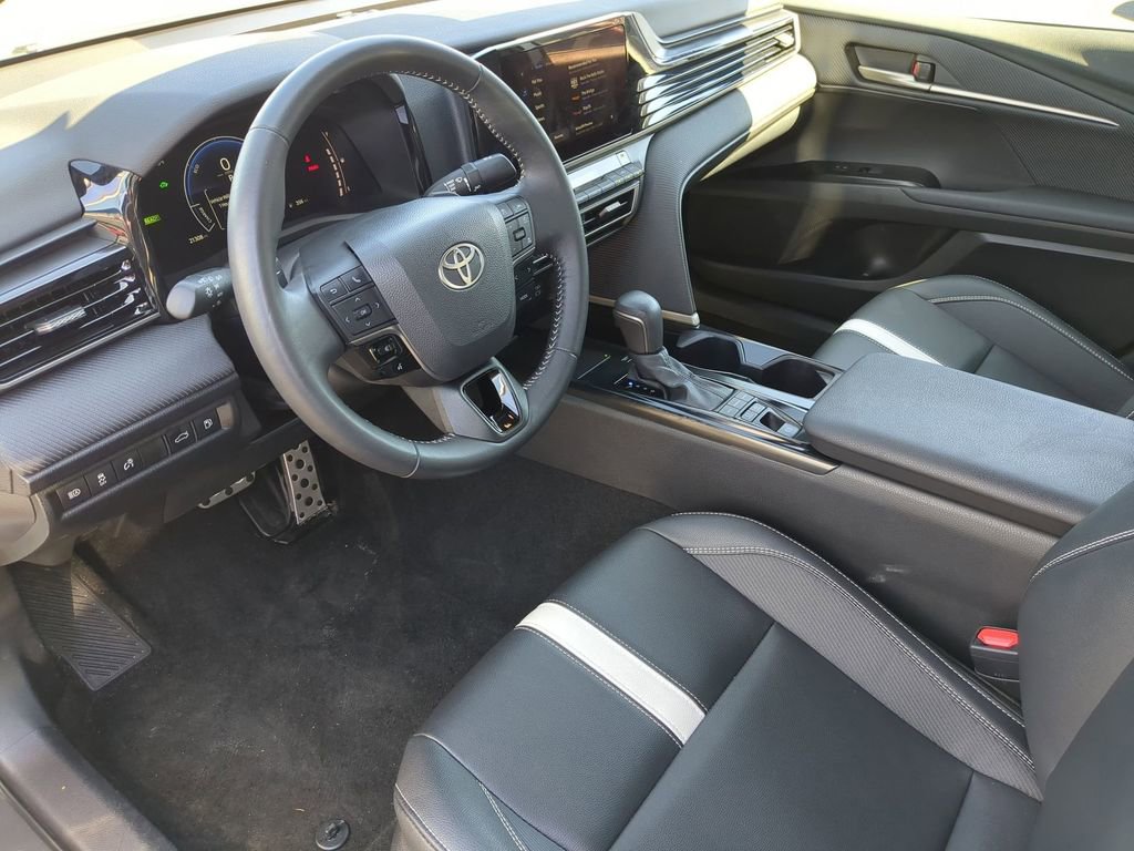 Used 2025 Toyota Camry SE image 15