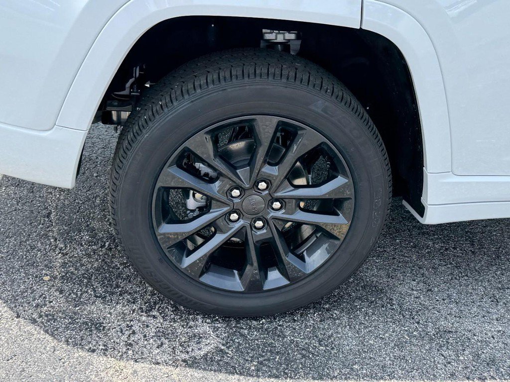 New 2026 Jeep Grand Cherokee Limited AWD/4WD image 5