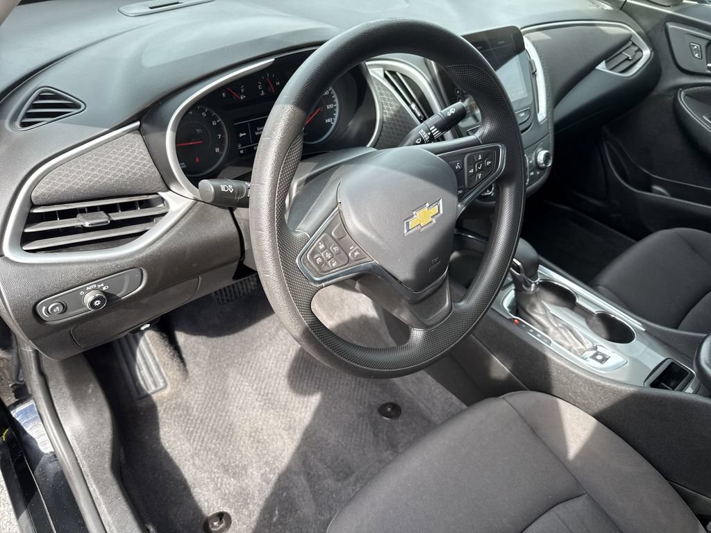 Used 2023 Chevrolet Malibu LT FWD image 13