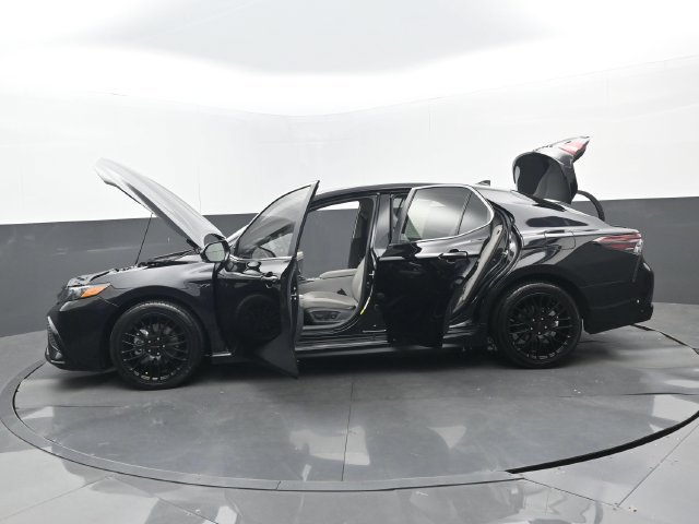 Used 2024 Toyota Camry SE FWD image 32