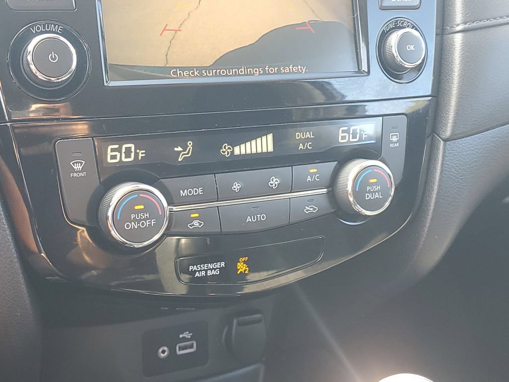 Certified 2020 Nissan Rogue SV FWD image 30