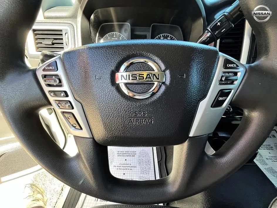 Used 2017 Nissan Titan S AWD/4WD image 23
