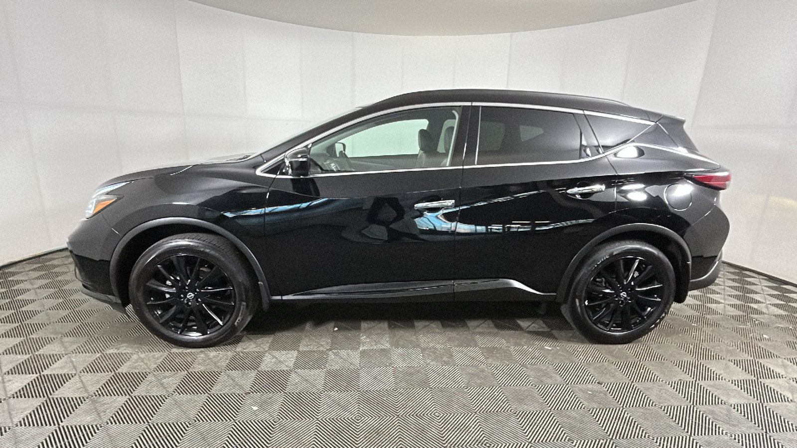 Used 2024 Nissan Murano SV w/ SV Midnight Edition Package AWD/4WD image 7