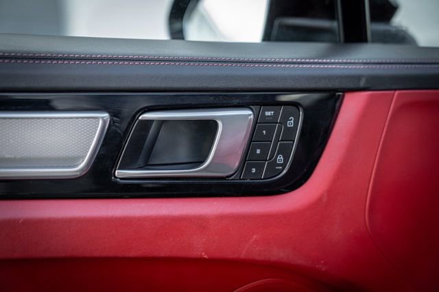 Used 2022 Porsche Cayenne Platinum Edition image 45