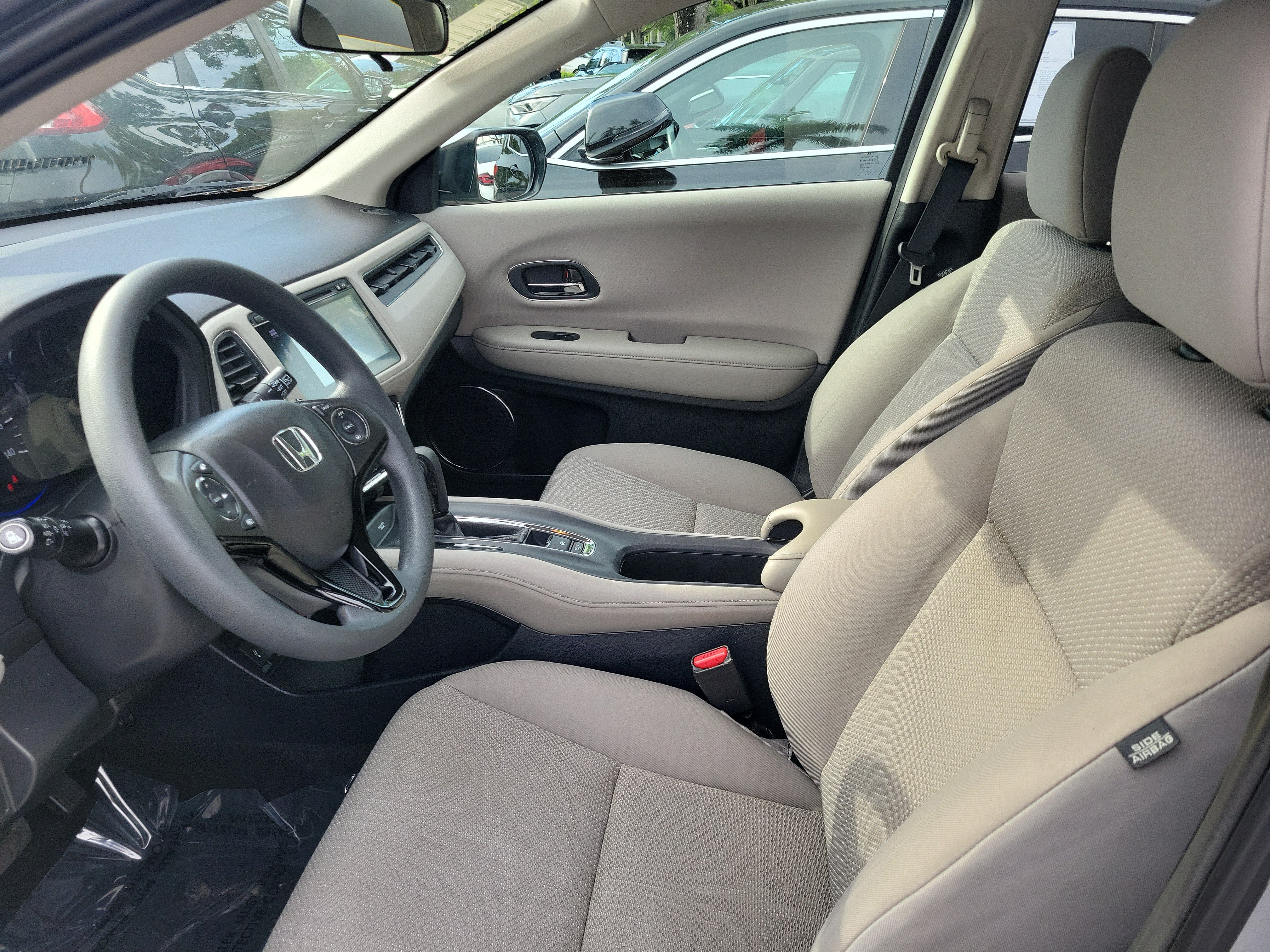 Used 2017 Honda HR-V EX image 11