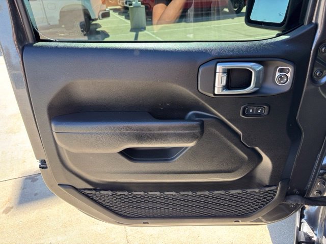 Used 2024 Jeep Gladiator Sport AWD/4WD image 19