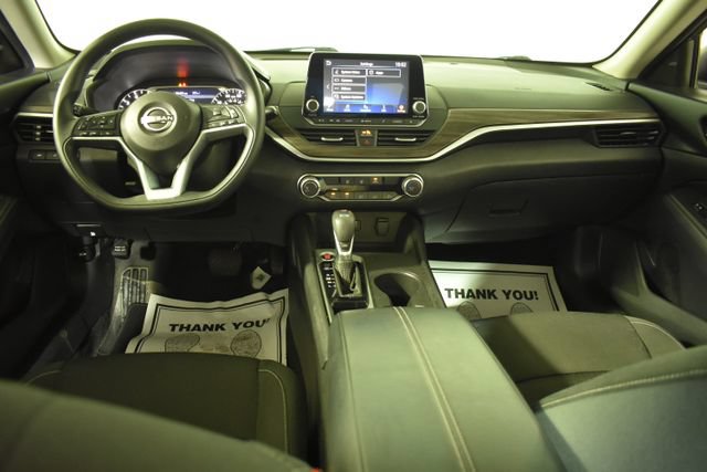 Used 2025 Nissan Altima 2.5 SV FWD image 27