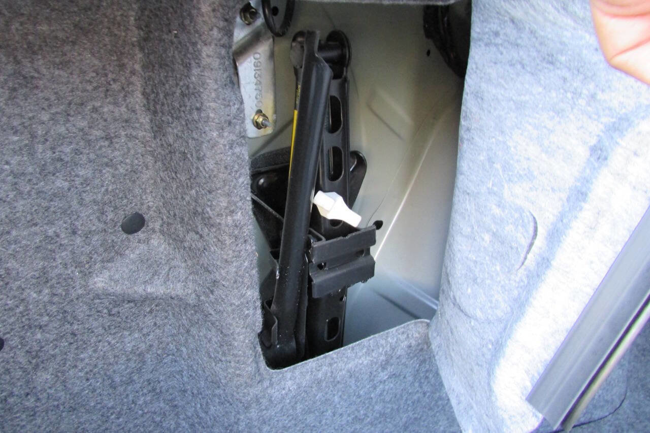 Used 2000 Saturn L-Series LS2 image 24