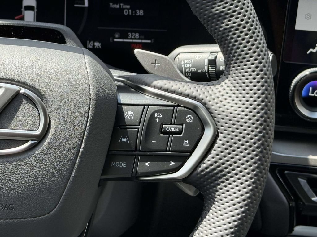 New 2026 Lexus TX 500h AWD image 17