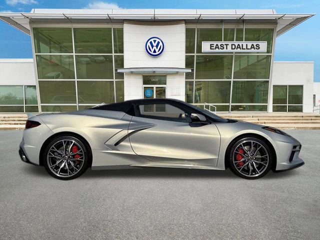 Used 2024 Chevrolet Corvette Stingray Convertible w/ Z51 Performance Package RWD image 2