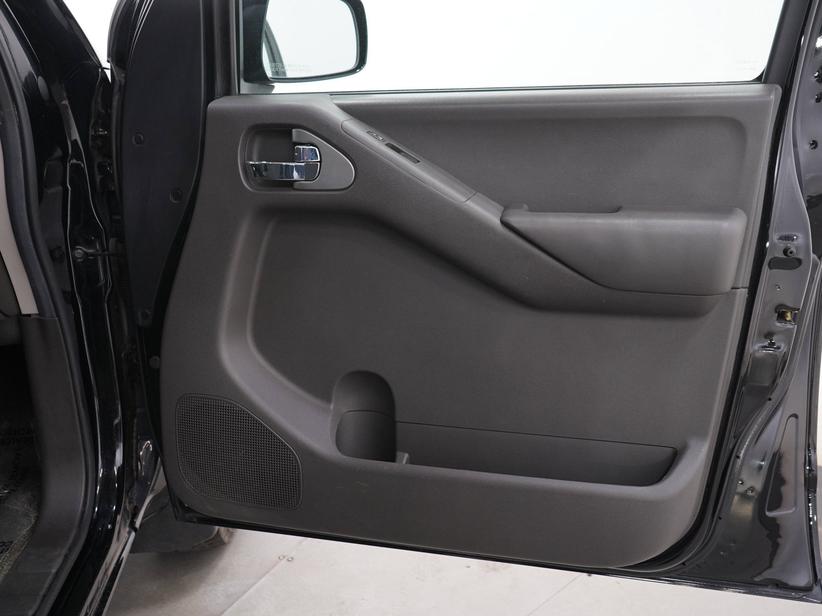 Used 2012 Nissan Frontier PRO-4X AWD/4WD image 11