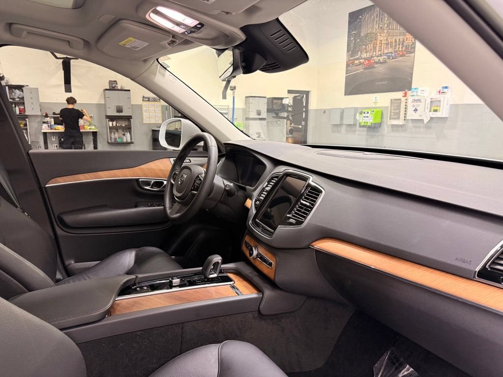 Used 2023 Volvo XC90 B6 Plus w/ Protection Package Premier AWD/4WD image 28