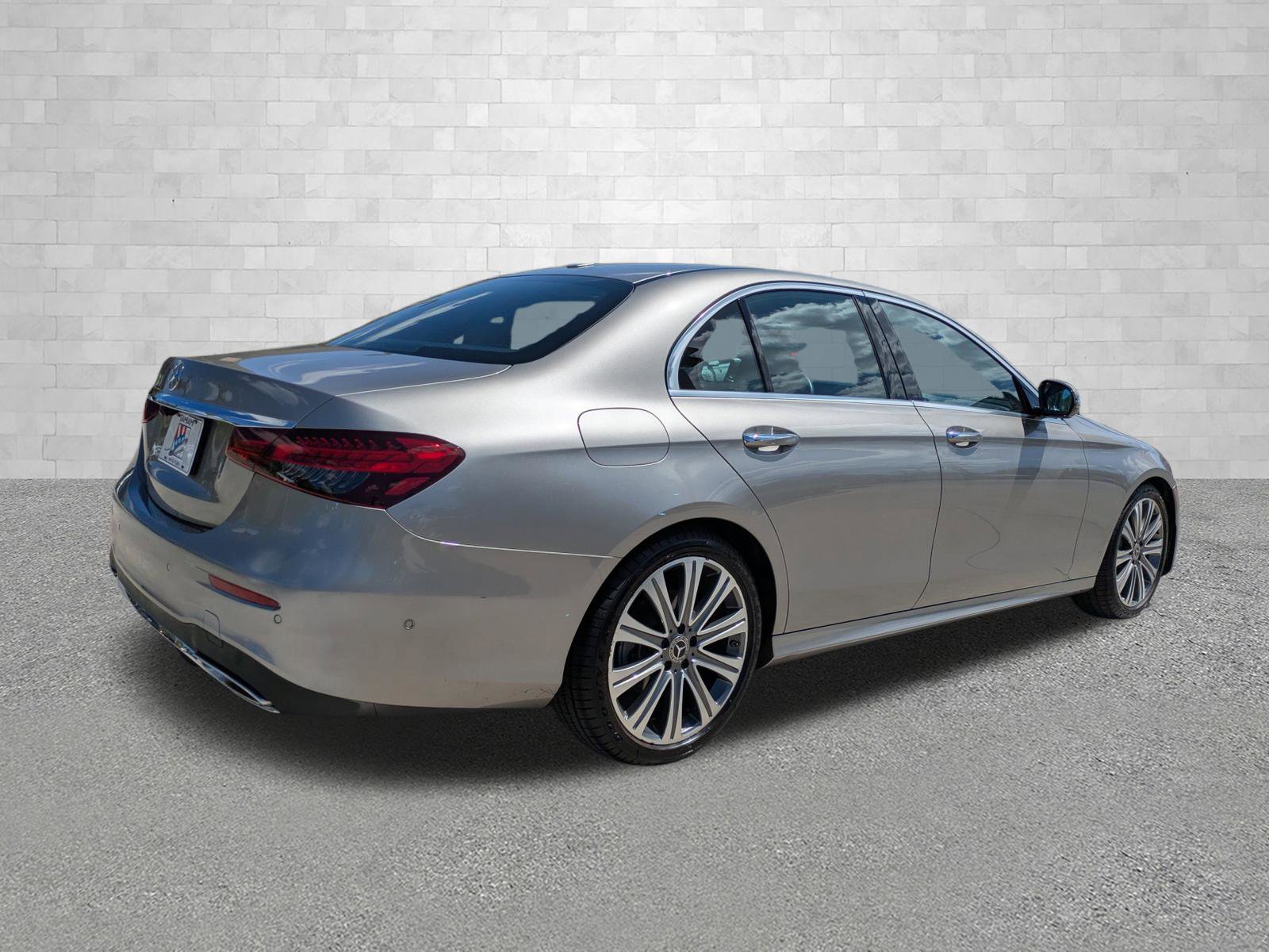 Used 2021 Mercedes-Benz E 350 Sedan image 2