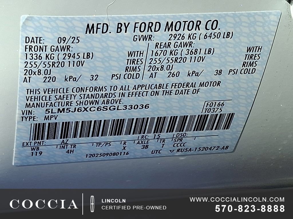 Certified 2025 Lincoln Aviator AWD image 28