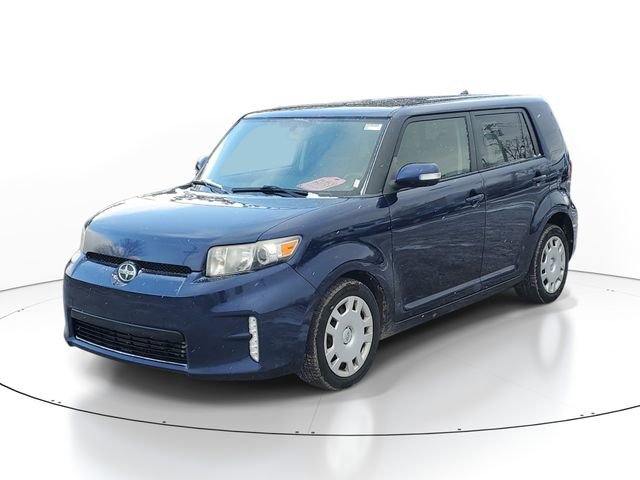 Used 2015 Scion xB image 2