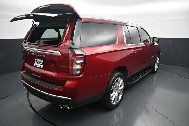 Used 2022 Chevrolet Suburban High Country AWD/4WD image 9