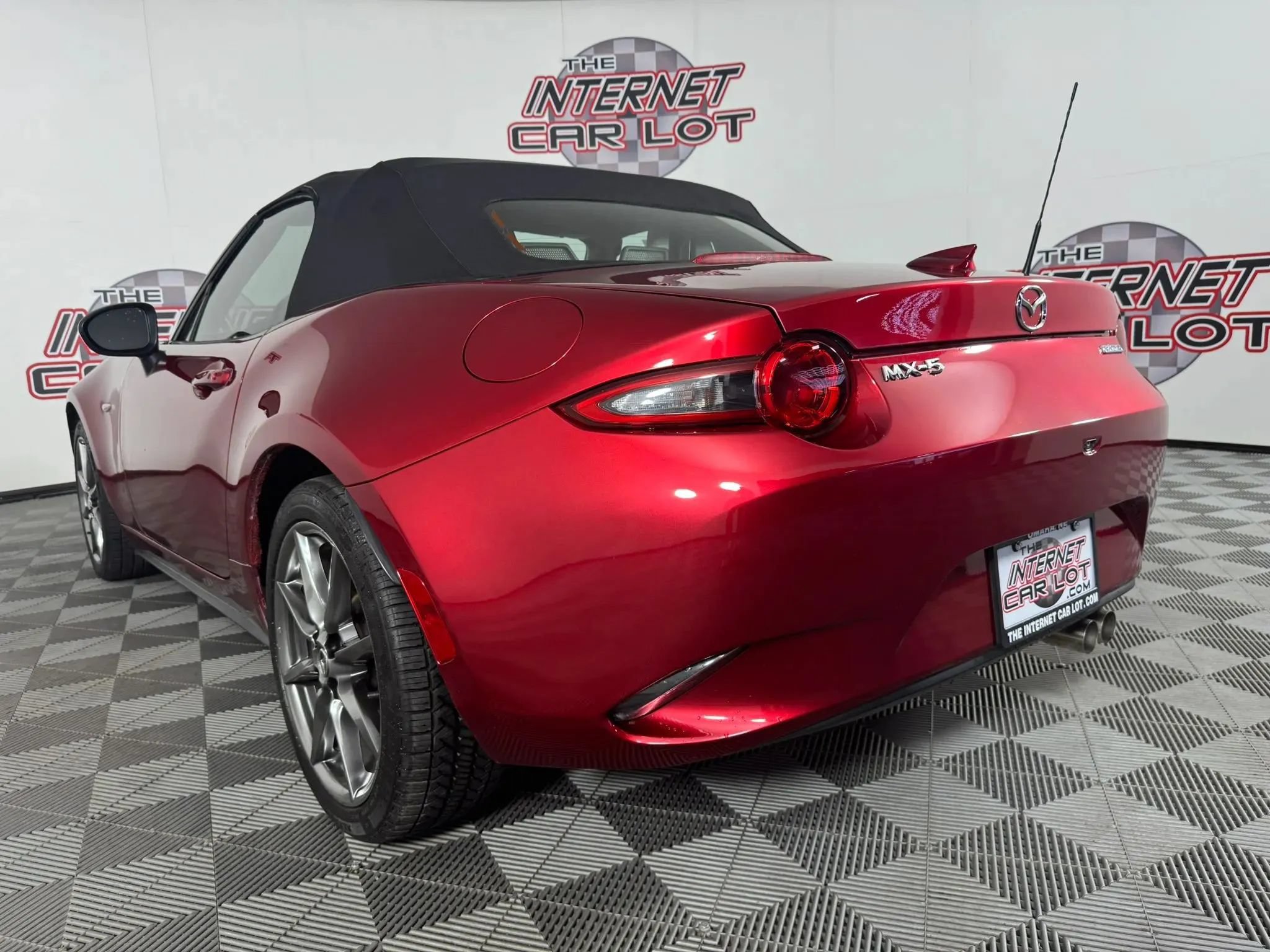 Used 2021 MAZDA MX-5 Miata Grand Touring RWD image 31