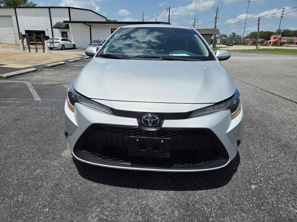 Used 2022 Toyota Corolla LE FWD image 3