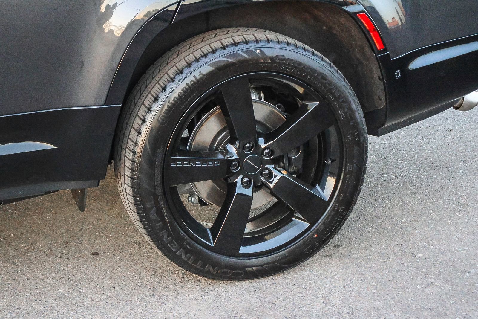 New 2026 Land Rover Defender 130 V8 image 10