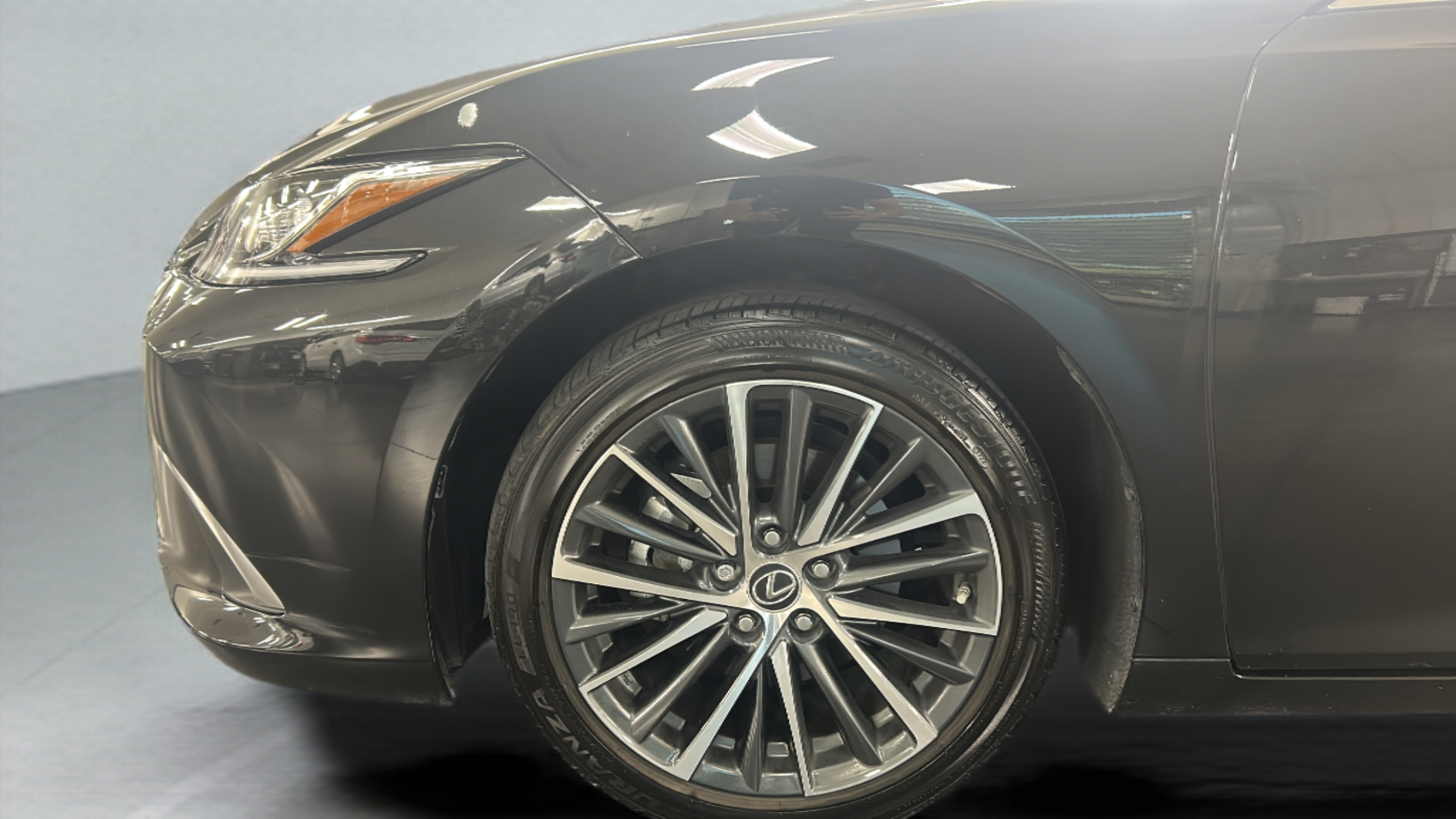 Used 2023 Lexus ES 350 w/ Premium Package FWD image 32