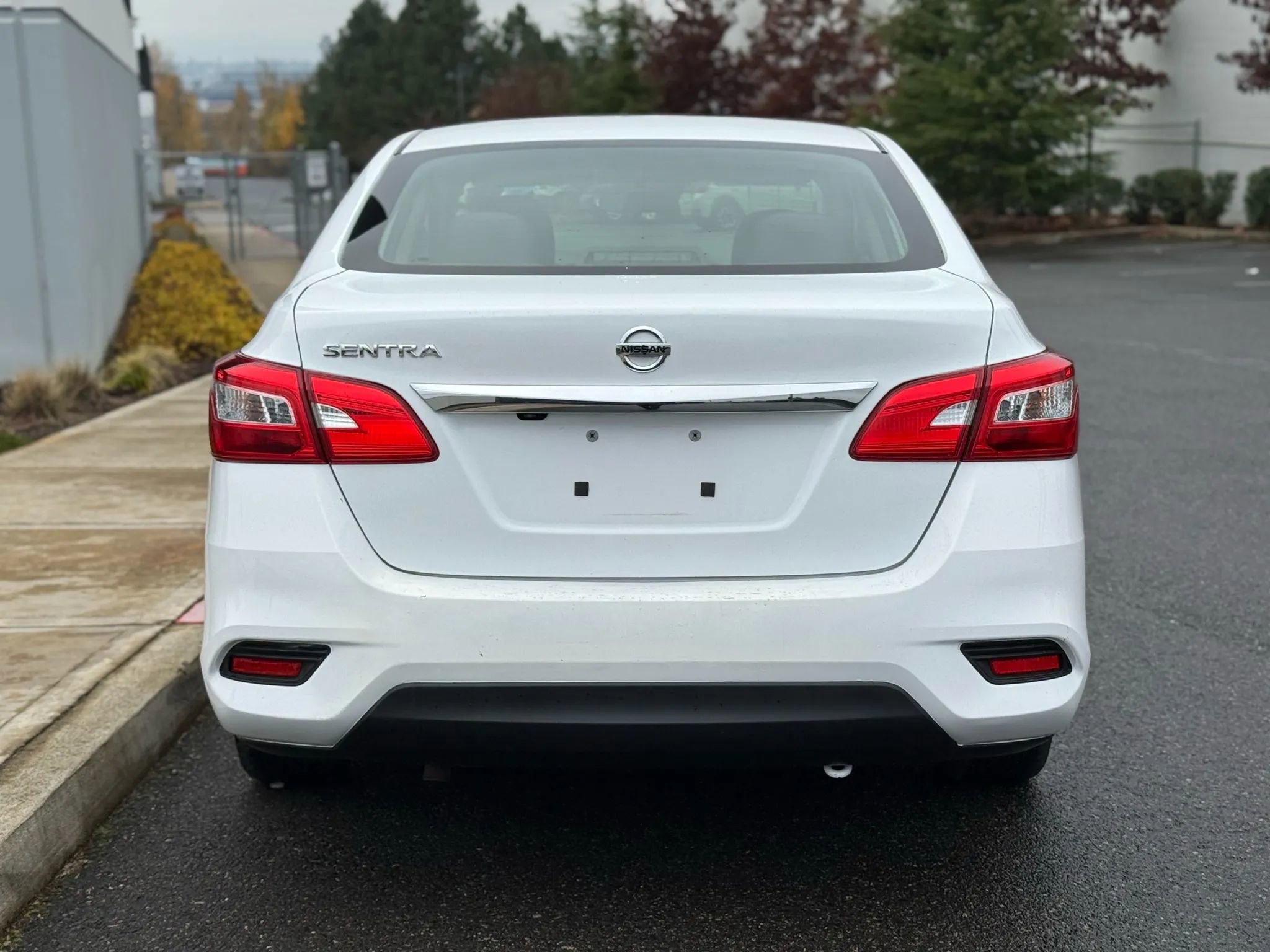 Used 2018 Nissan Sentra S image 4