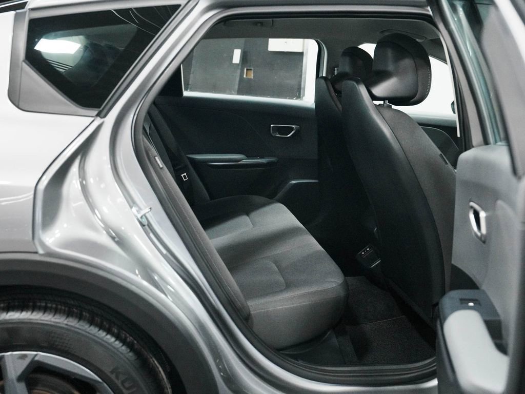 Used 2025 Kia K4 LXS image 30