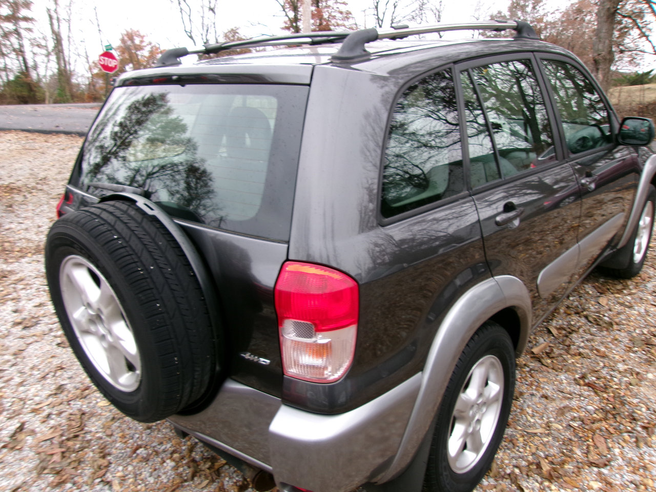 Used 2003 Toyota RAV4 4WD image 12
