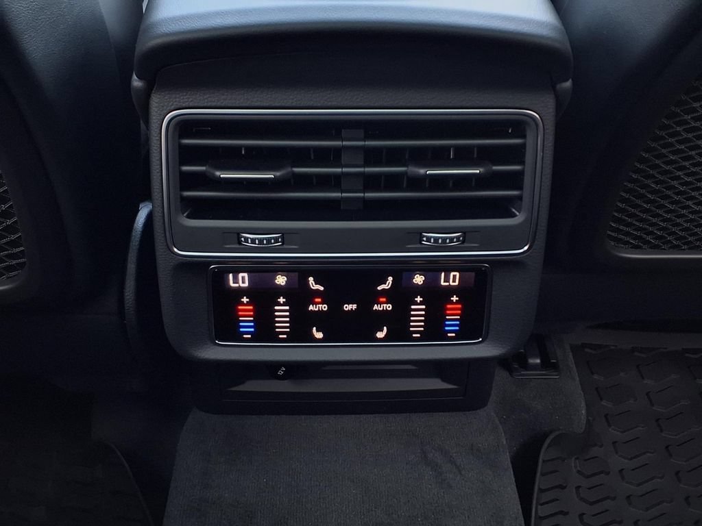 New 2026 Audi SQ8 Prestige AWD/4WD image 23